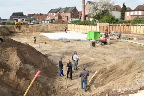 Stadthöfe Teil I: Aushub – Bild 1