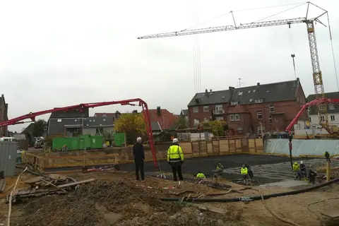 Stadthöfe Teil II: Bodenplatte – Bild 1