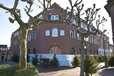 Stadthöfe Teil III: Fertiges Hotel – Bild 1
