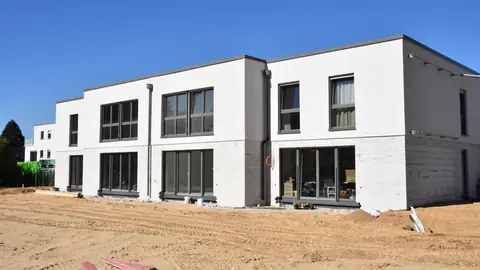 Neubau von 2 Mehrfamilienhäusern und 4 Reihenhäusern in Kleve – Bild 1