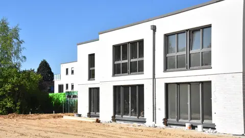 Neubau von 2 Mehrfamilienhäusern und 4 Reihenhäusern in Kleve – Bild 2